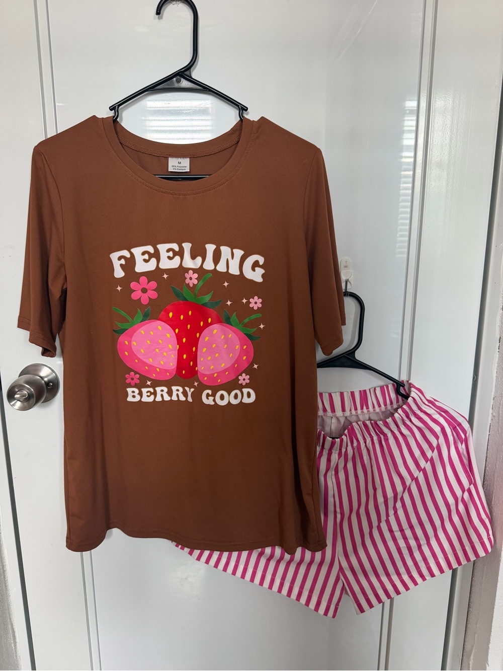 SHEIN Brown 'Feeling Berry Good' Kids Graphic Tee